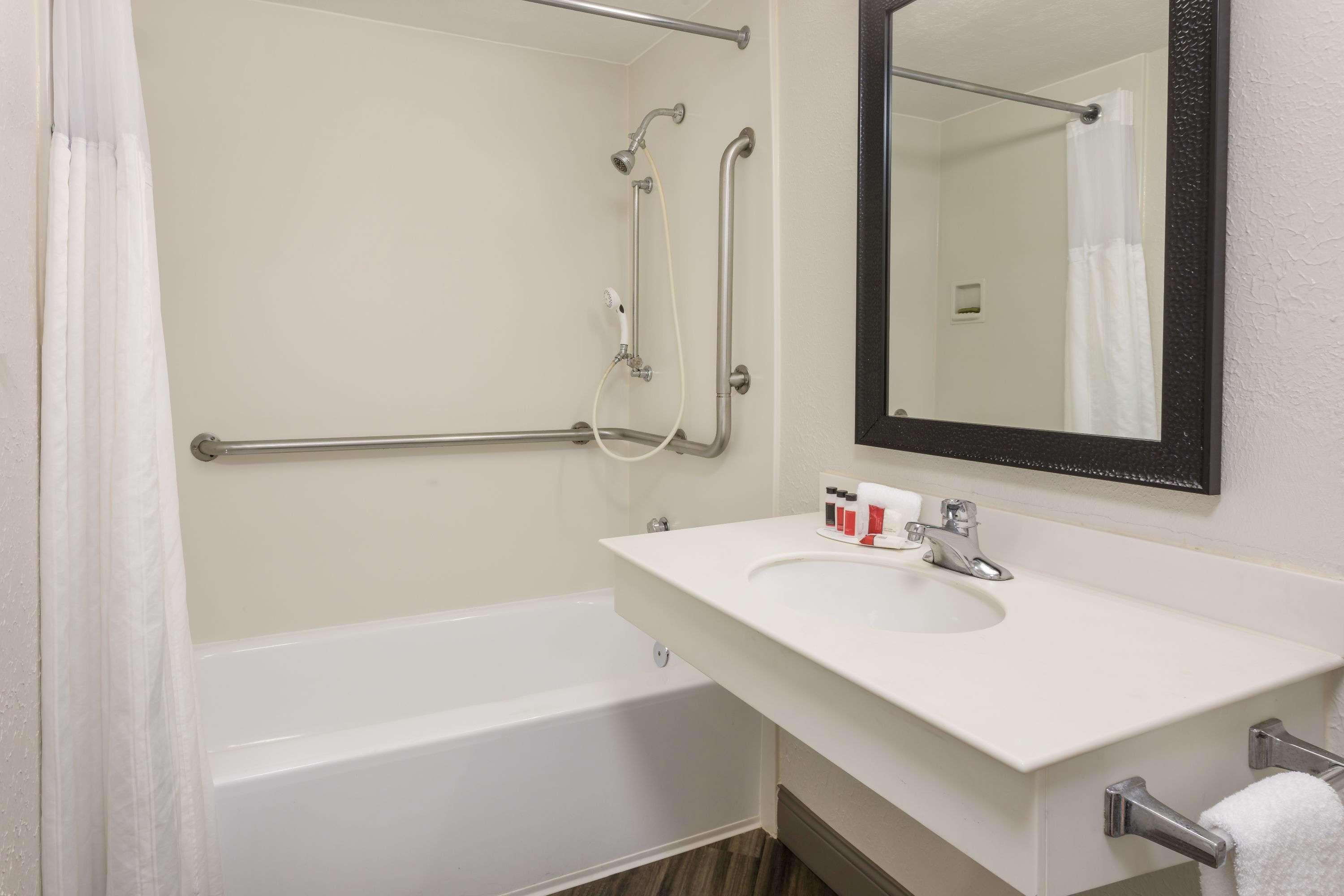 เบย์มอนต์ บาย วินด์แฮม กรีนวิลล์ วูดดรัฟ โร้ด Motel ภายนอก รูปภาพ