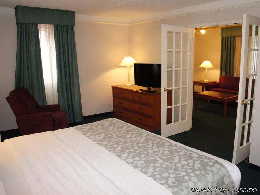 เบย์มอนต์ บาย วินด์แฮม กรีนวิลล์ วูดดรัฟ โร้ด Motel ภายนอก รูปภาพ