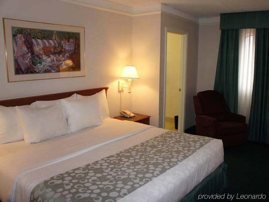 เบย์มอนต์ บาย วินด์แฮม กรีนวิลล์ วูดดรัฟ โร้ด Motel ภายนอก รูปภาพ