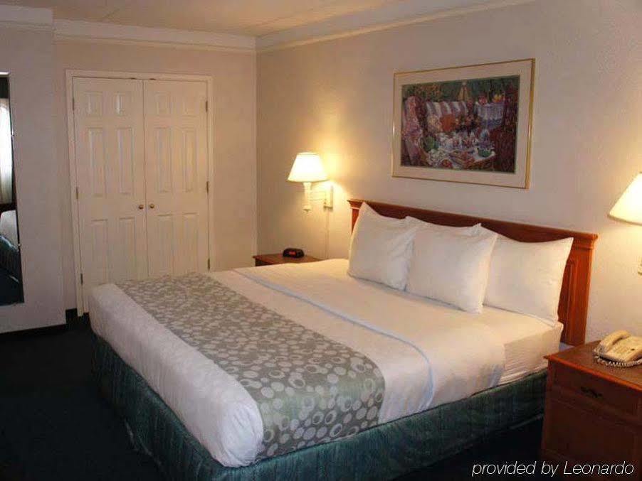 เบย์มอนต์ บาย วินด์แฮม กรีนวิลล์ วูดดรัฟ โร้ด Motel ภายนอก รูปภาพ