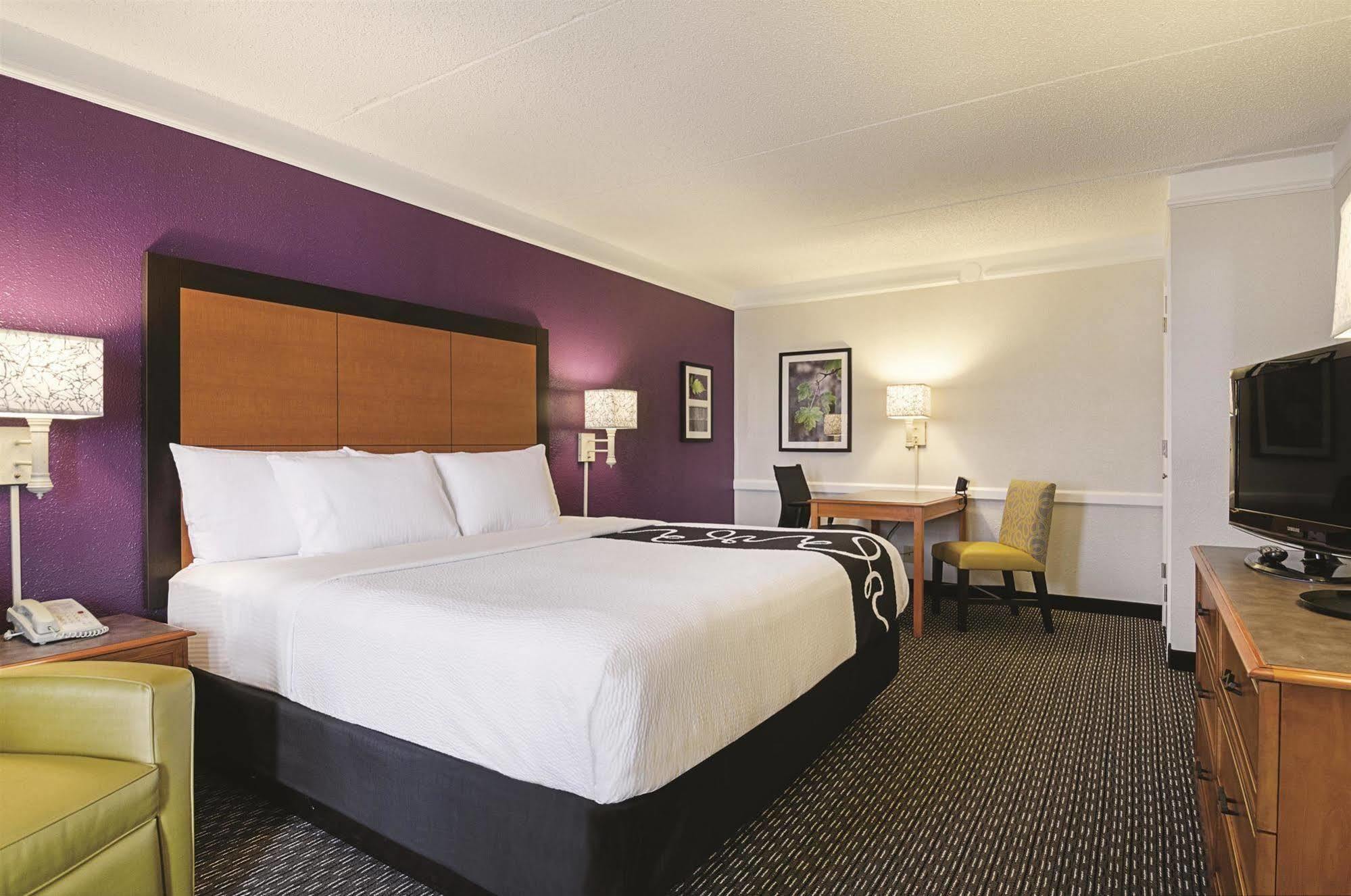 เบย์มอนต์ บาย วินด์แฮม กรีนวิลล์ วูดดรัฟ โร้ด Motel ภายนอก รูปภาพ