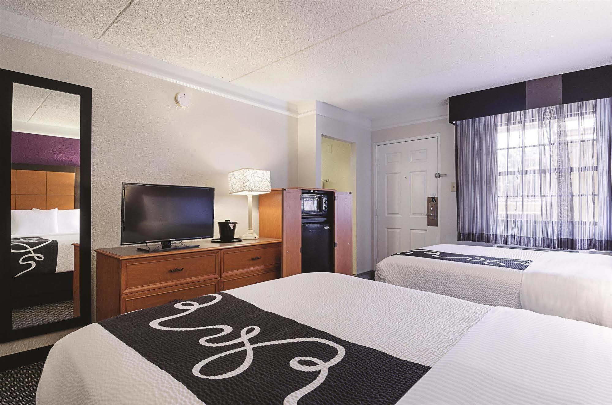 เบย์มอนต์ บาย วินด์แฮม กรีนวิลล์ วูดดรัฟ โร้ด Motel ภายนอก รูปภาพ