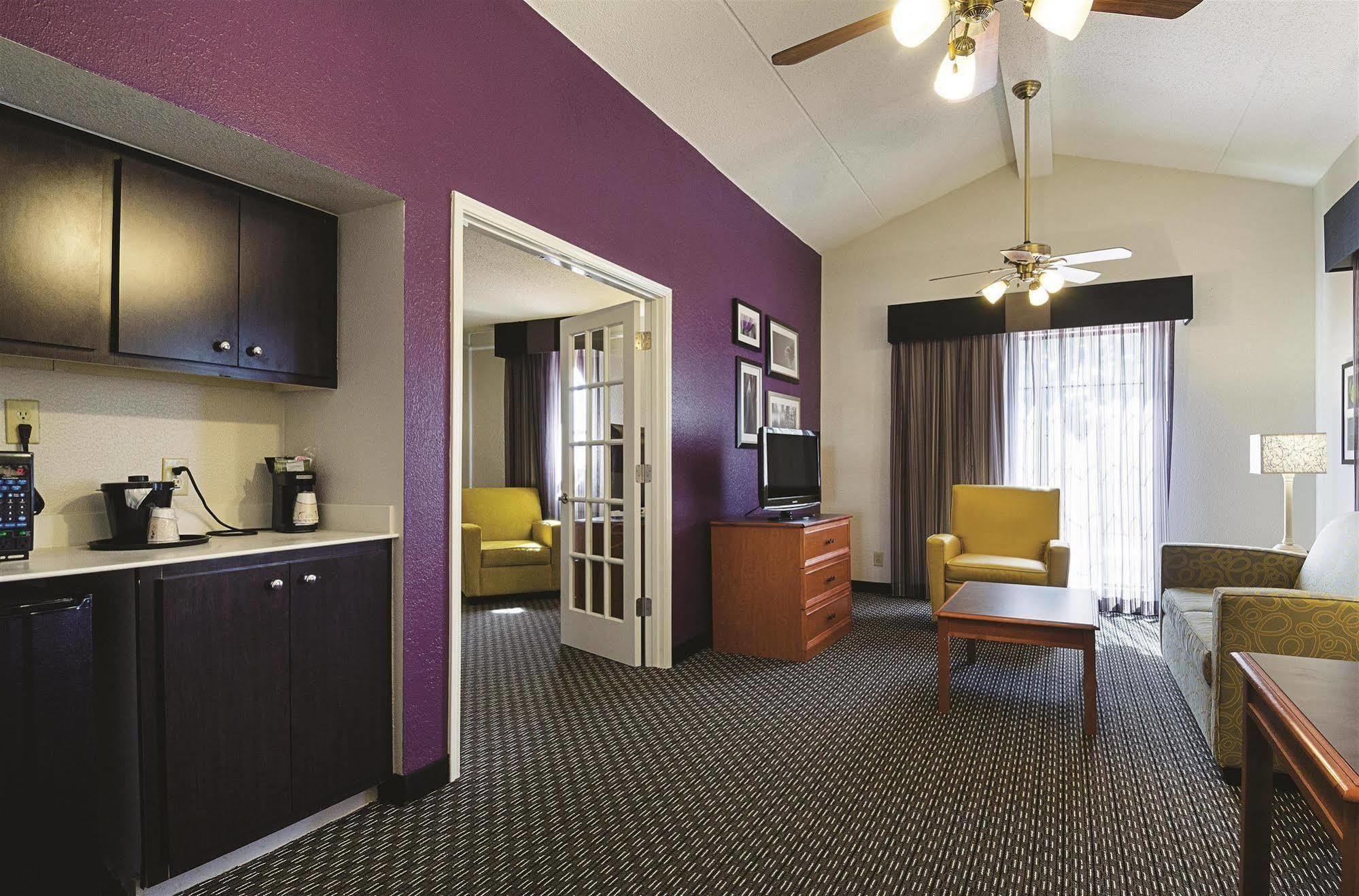 เบย์มอนต์ บาย วินด์แฮม กรีนวิลล์ วูดดรัฟ โร้ด Motel ภายนอก รูปภาพ