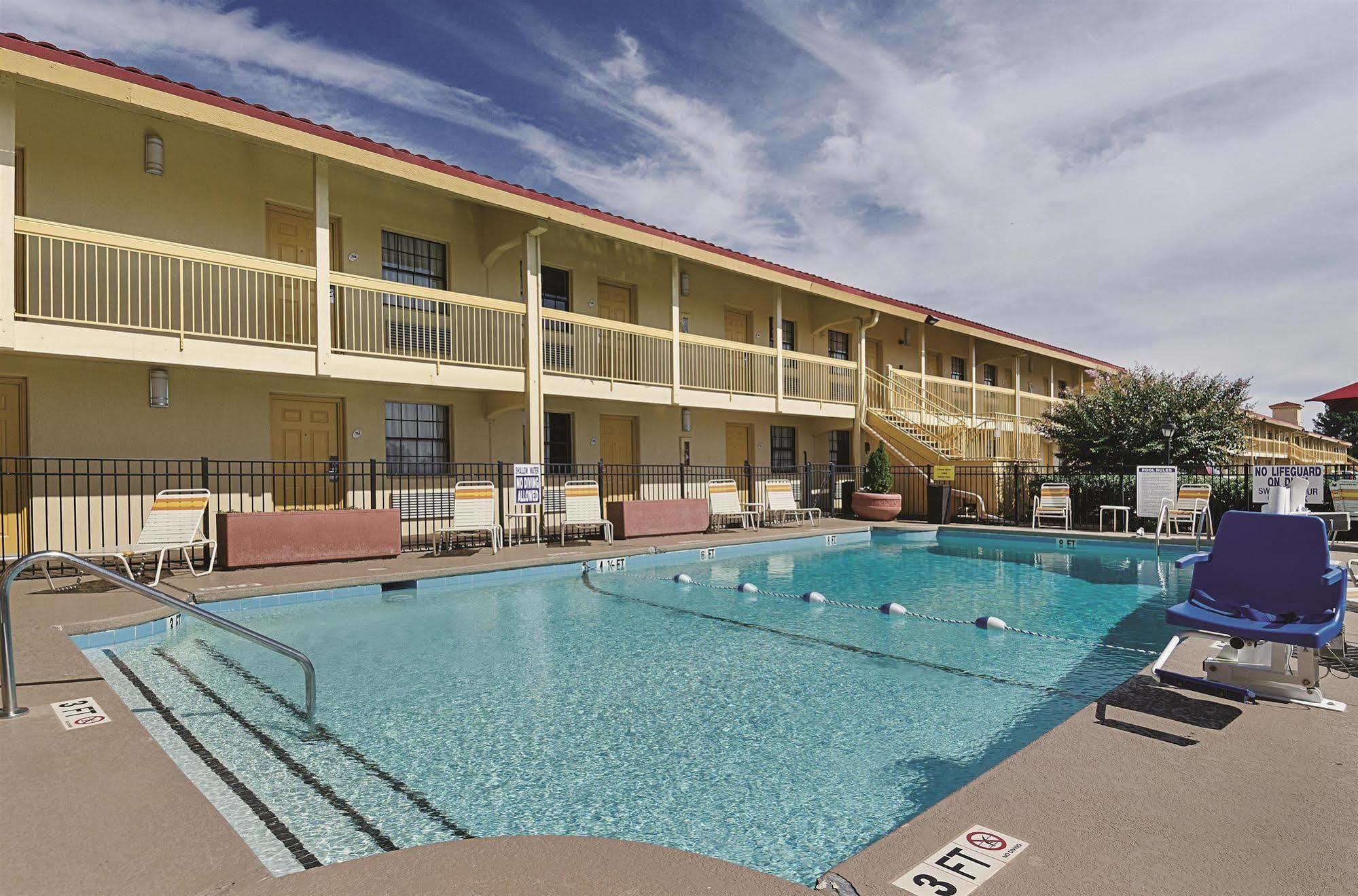 เบย์มอนต์ บาย วินด์แฮม กรีนวิลล์ วูดดรัฟ โร้ด Motel ภายนอก รูปภาพ